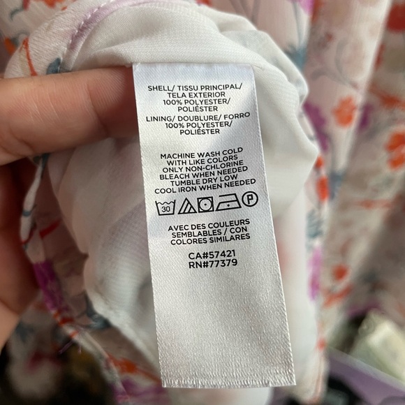 Womens Ann Taylor ruffle split neck top Floral print top - Picture 13 of 16